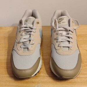 New Nike Air Max Beige and Light Gray Sneakers